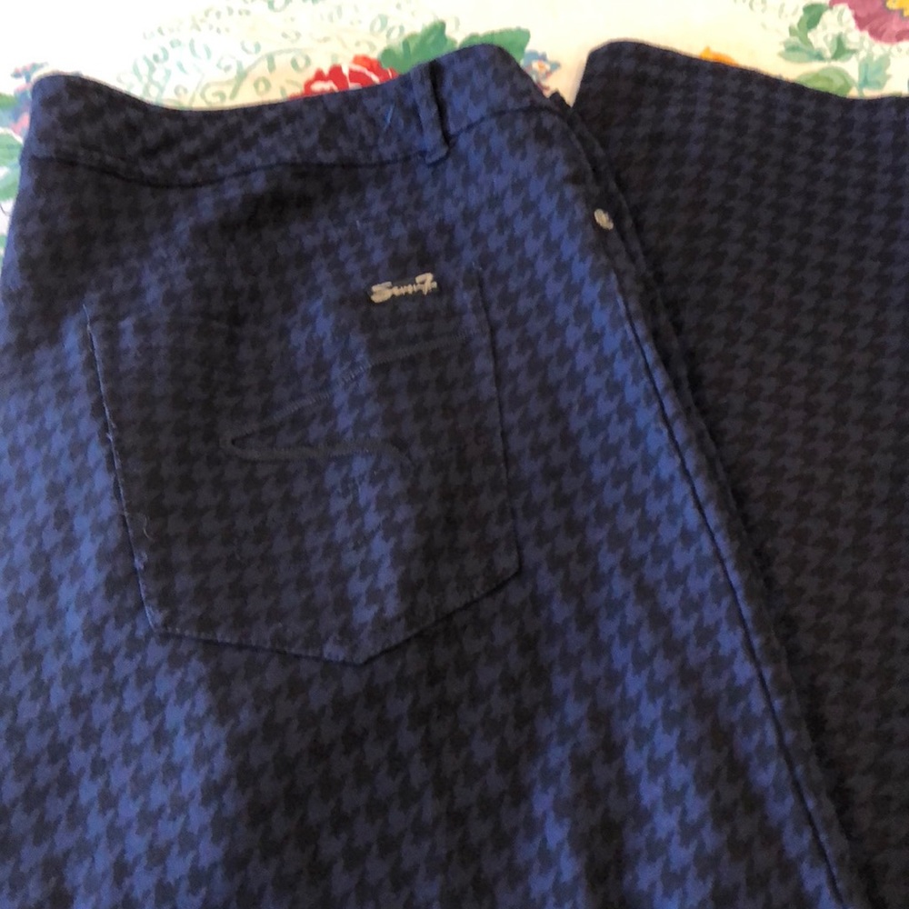 Blue and black houndstooth stretchy pants